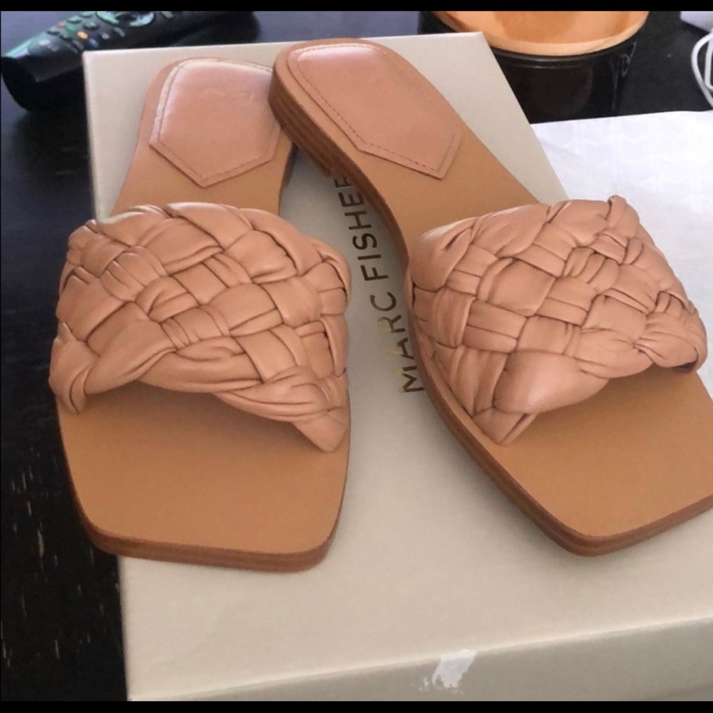 Marc Fisher Reanna Slides